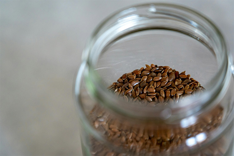 Comparing flax seeds and chia seeds for health benefits