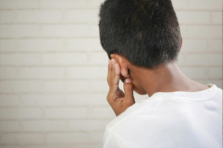 Ways to eliminate crackling sounds in the ear